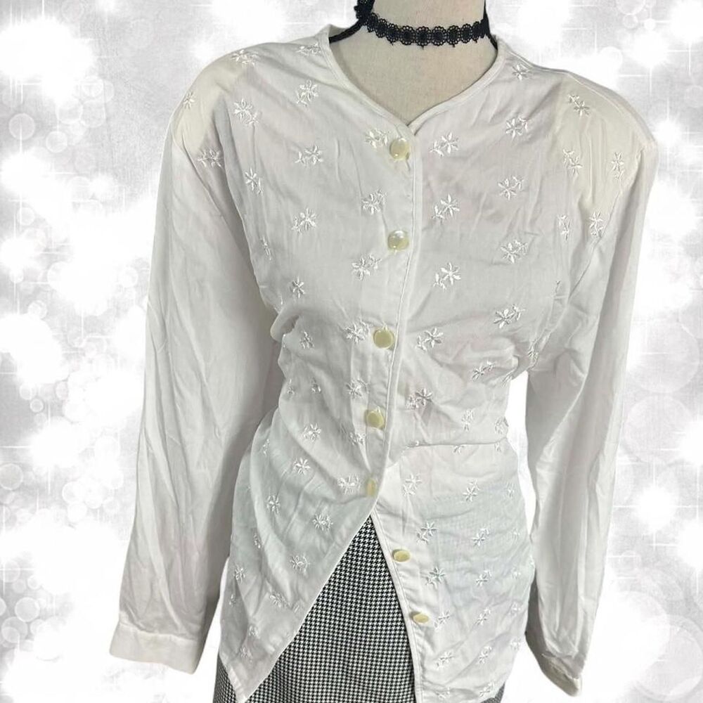 Minimalist Chic Classic Fairy Floral Button Up Blouse